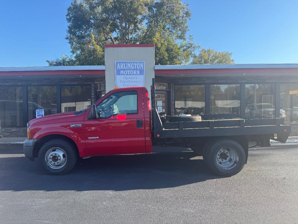 2006 Ford F-350 Super Duty Chassis Cab XL